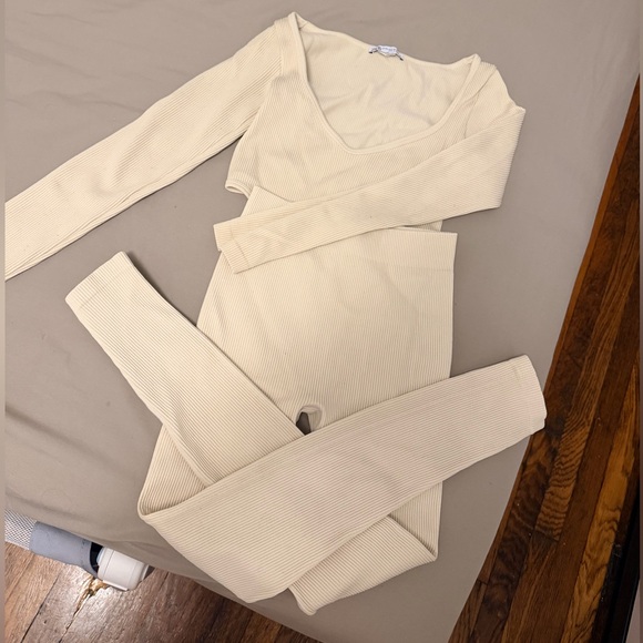 2 Zara Ribbed Crop Top sets - Picture 2 of 3